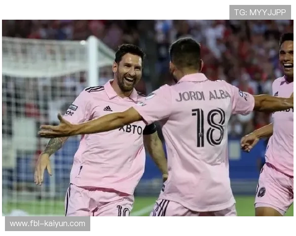 梅西与队友阿尔巴经典连线，MLS再现默契